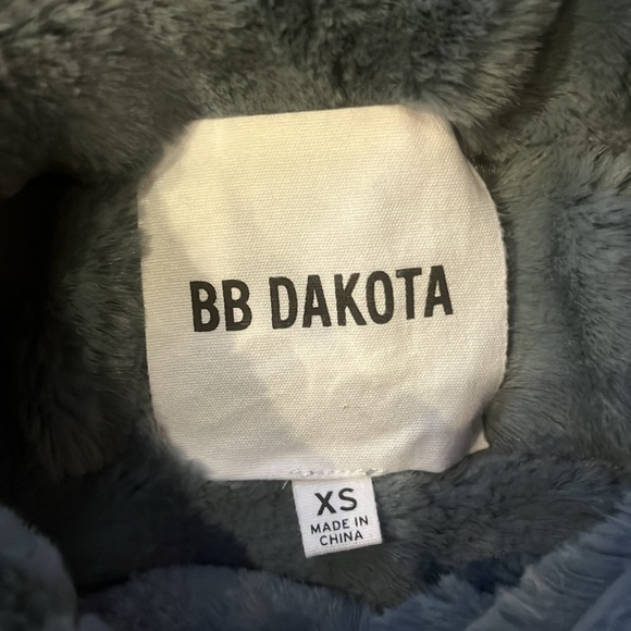 Faux fur coat - Picture 2 of 3